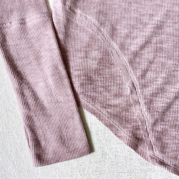 Free People Movement Lay Up Long Sleeve Top Woman’s Medium Mauve Pink Thumbholes - Picture 4 of 14